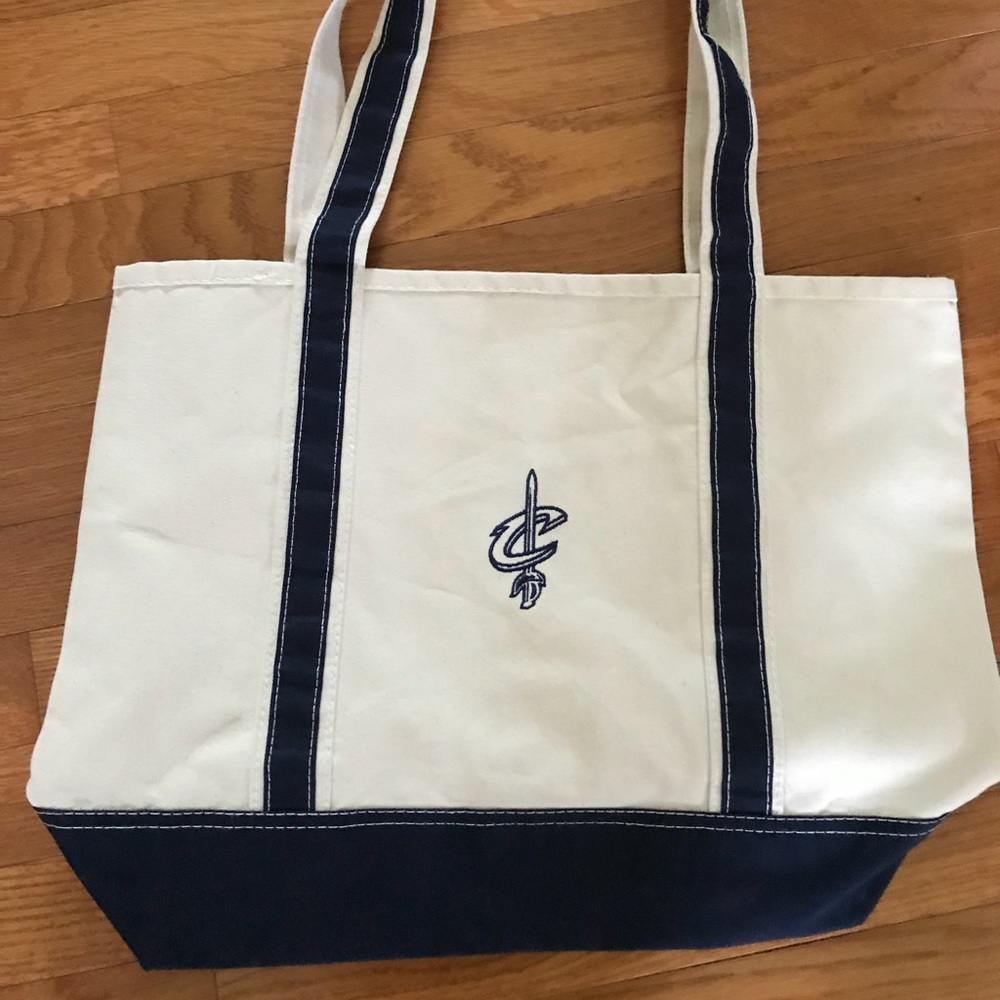 Cleveland Cavaliers Tote NWOT - Picture 1 of 6